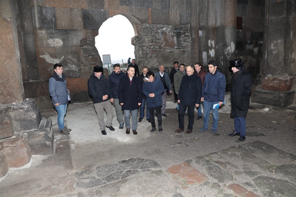 Vali Türker Öksüz, Ani Ören Yeri’nde İncelemelerde Bulundu