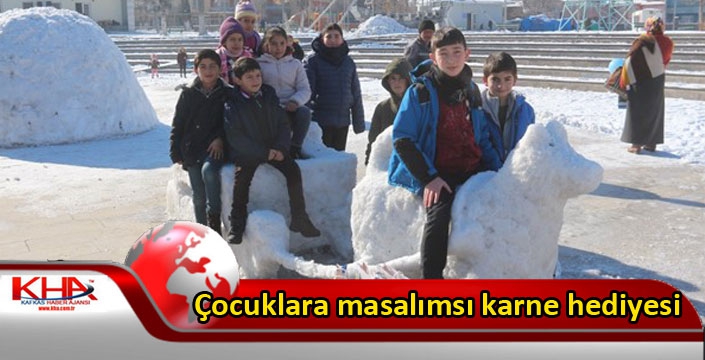 Kars Belediyesi’nden çocuklara masalımsı karne hediyesi