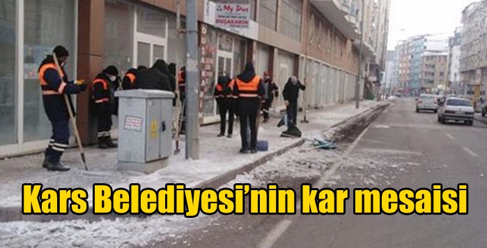 Kars Belediyesi’nin kar mesaisi